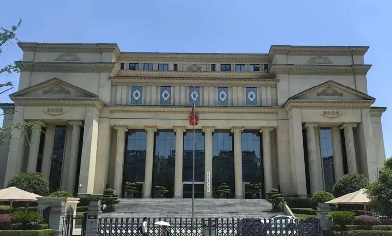 知名媒体人转发文章遭起诉连续22天撰文叫板原审法官被要求回避