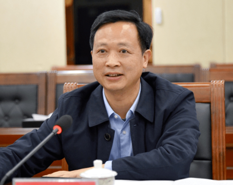<strong>男子刷视频评论遭拘五天 网友：批评监督的尺寸不应由权力单方划定</strong>
